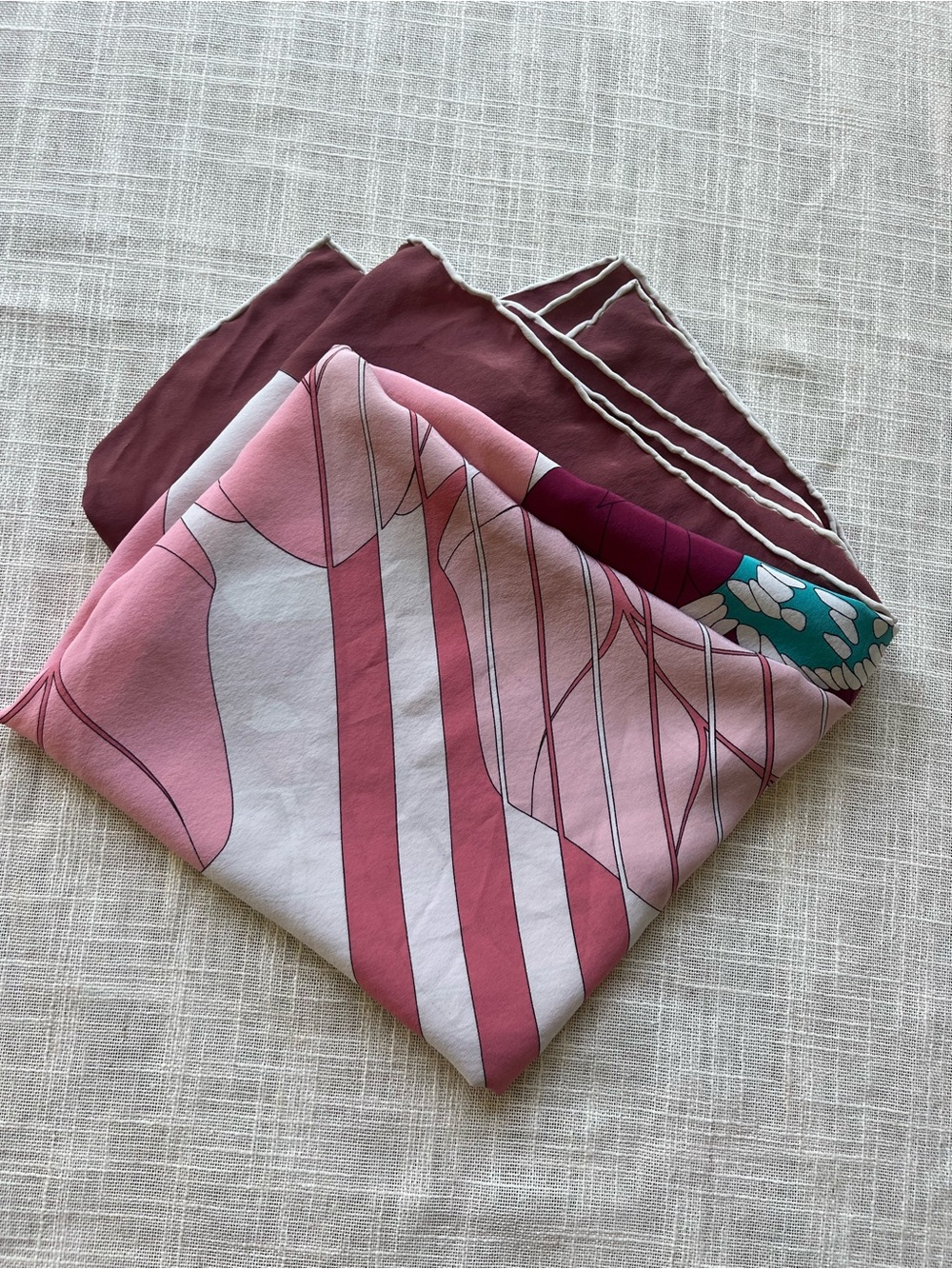70s French Silk Bandana - Large 35x35" - Picture 15 of 15